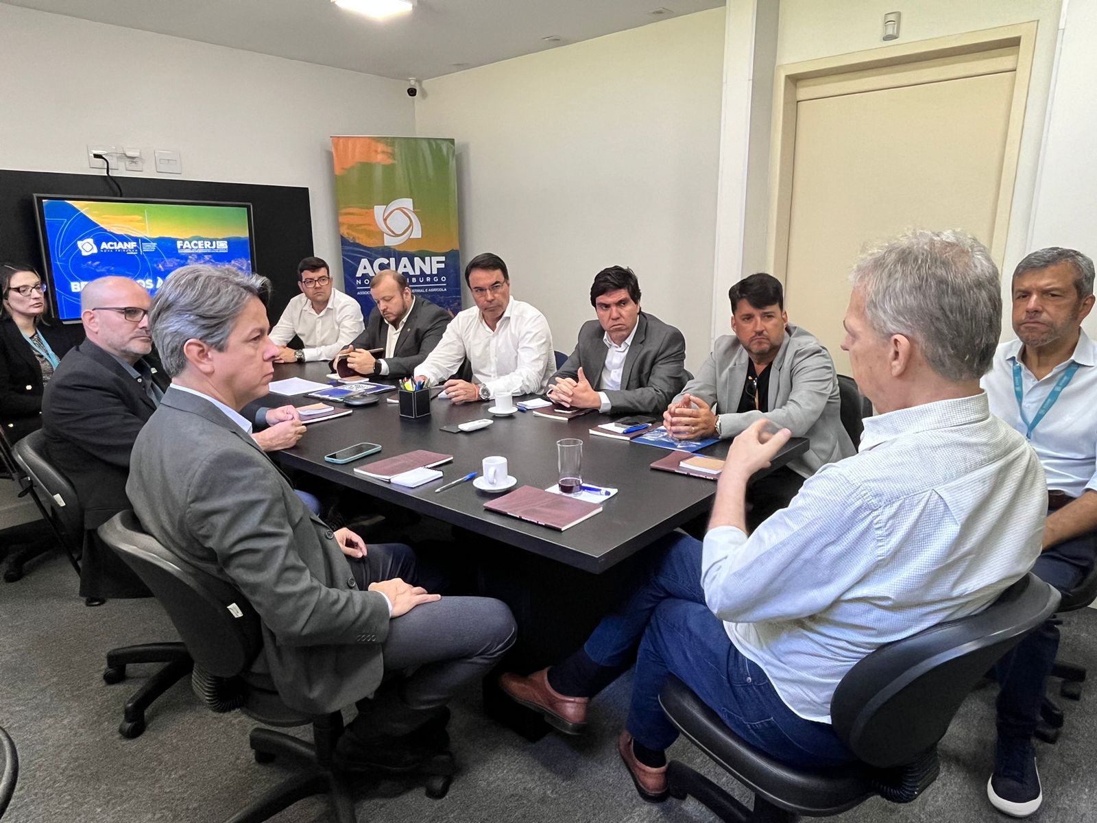 ACIANF recebe visita do presidente e dos vice-presidentes regionais da FACERJ